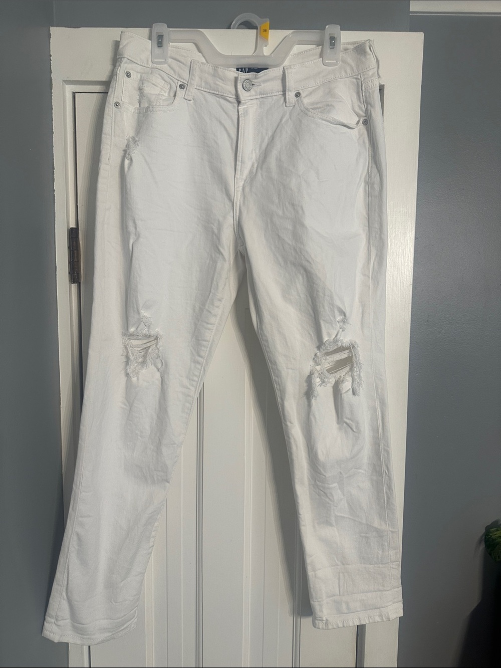Gap Distressed Girlfriend Jeans Optic White 3 Size 10 EUC (542096)